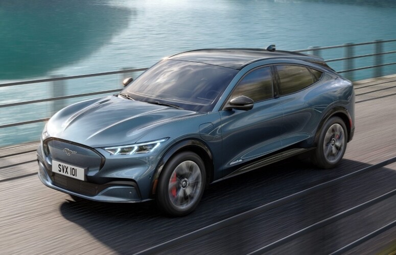 MUSTANG MACH-E. ΑΜΙΓΩΣ ΗΛΕΚΤΡΟΚΙΝΗΤΟ SUV.